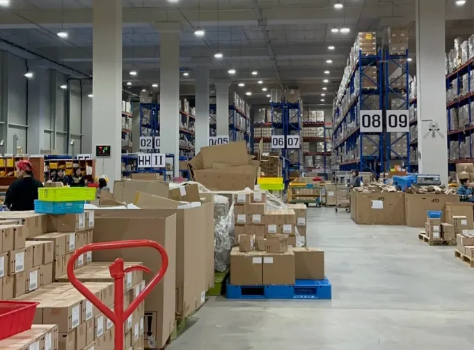 دليل المشتريات 2025: أنواع المشتريات وخطوات العملية والاستراتيجيات الرئيسية لإدارة التكلفة والموردين